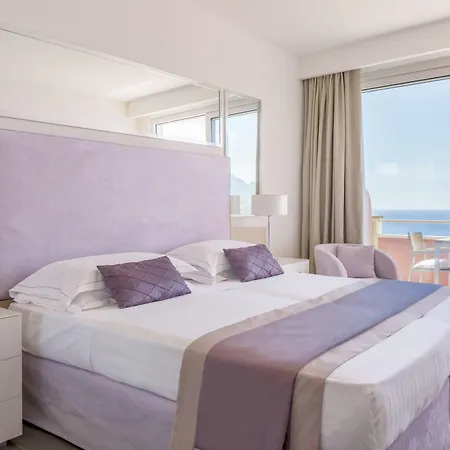 Hotel Crystal Sea 4*
