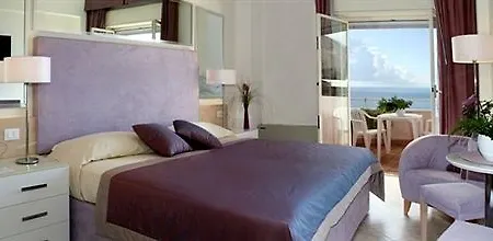 Hotel Crystal Sea 4*