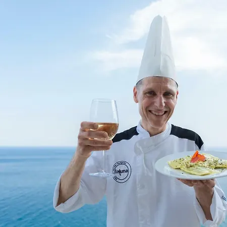 Crystal Sea Hotel 4*