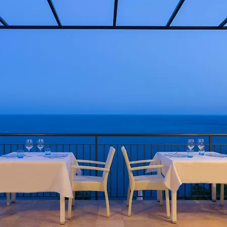Hotel Crystal Sea Forza dʼAgro
